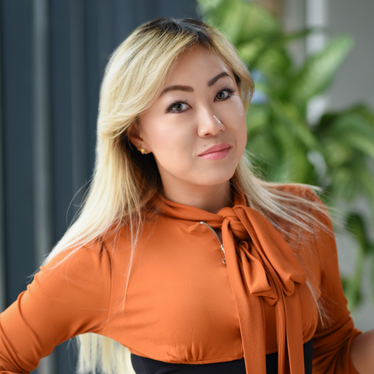 Елена Юн